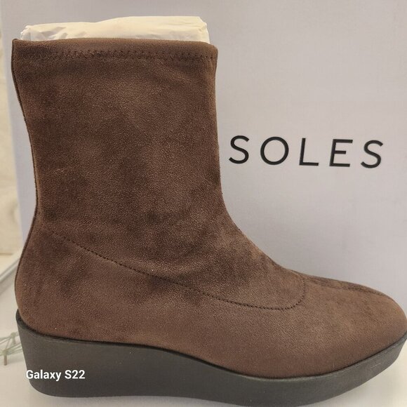 Aerosoles " Chiara" Java Faux Suede Boots. NIB. Size 9.5 - Picture 1 of 9